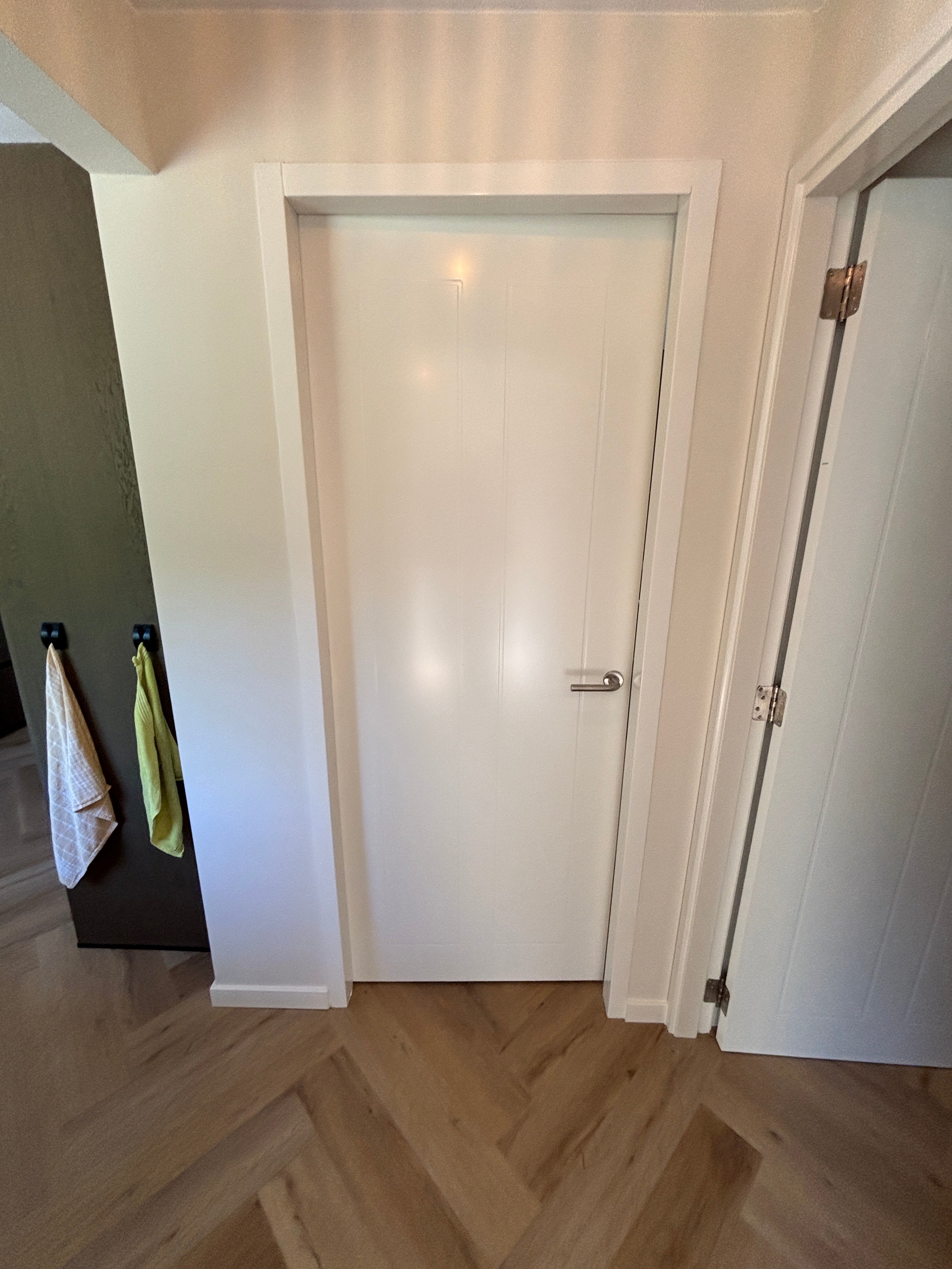 Binnendeur kozijnen afgelakt 9010 Hoogglans