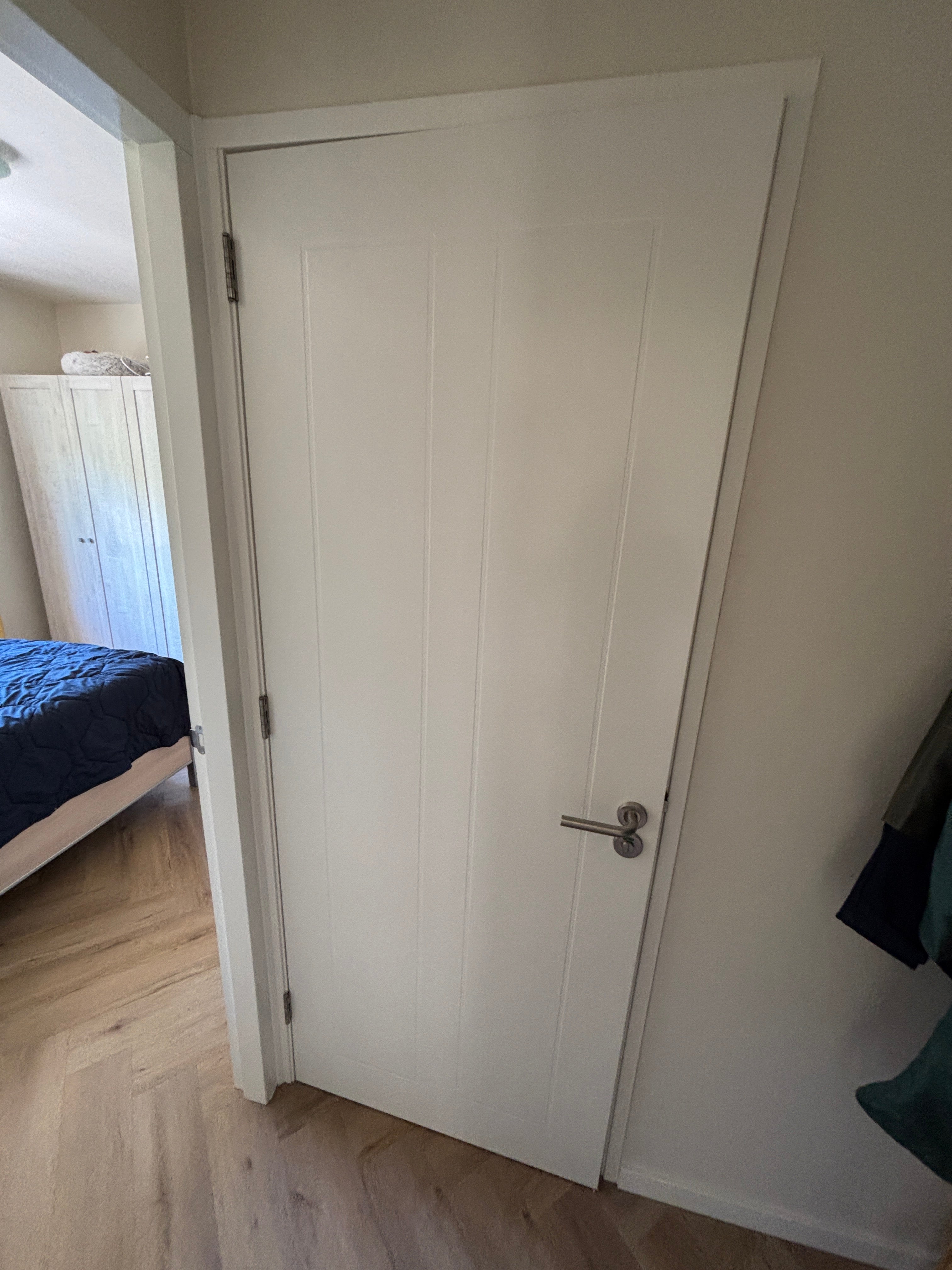 Binnendeur kozijnen afgelakt 9010 Hoogglans