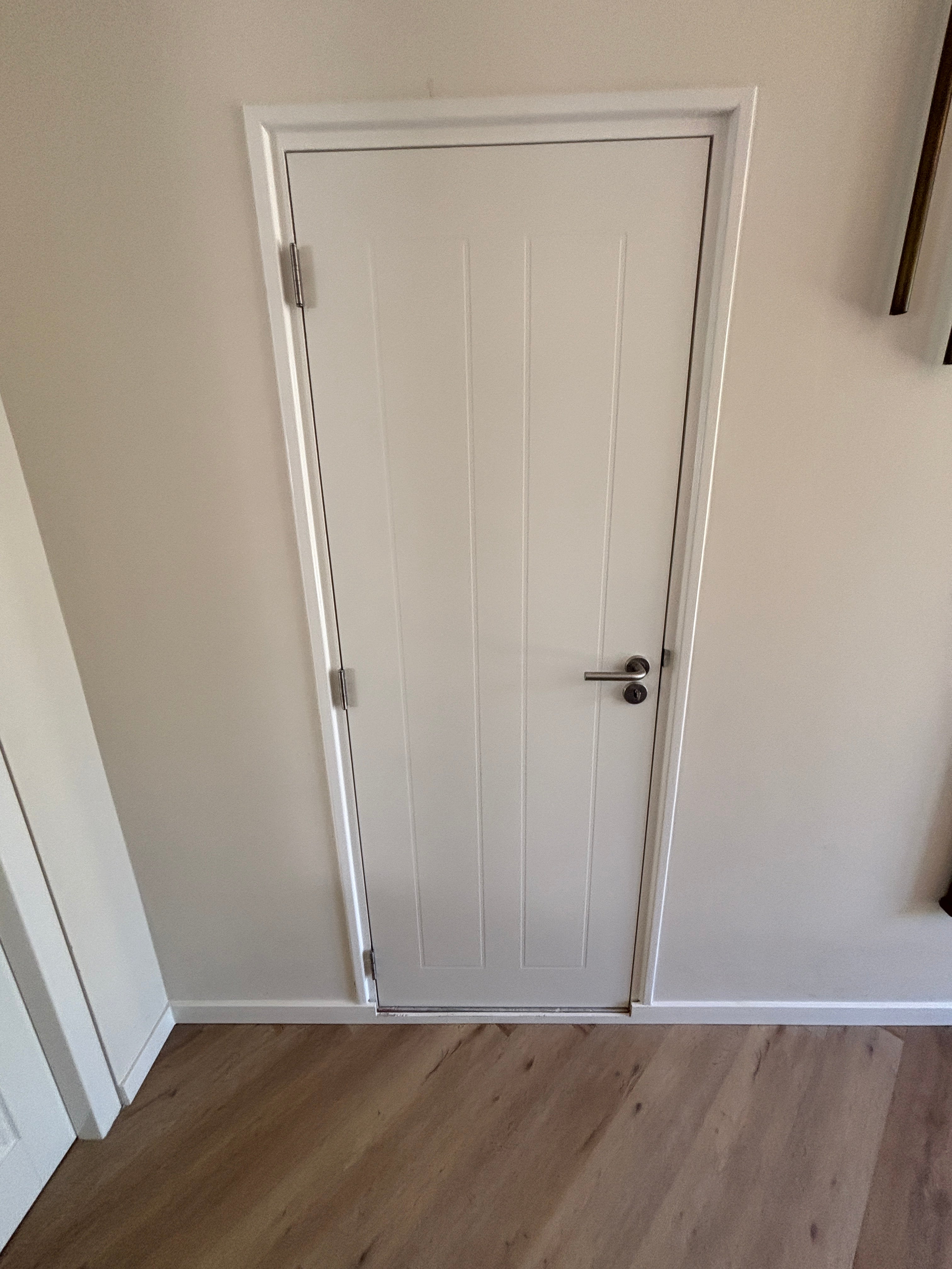Binnendeur kozijnen afgelakt 9010 Hoogglans